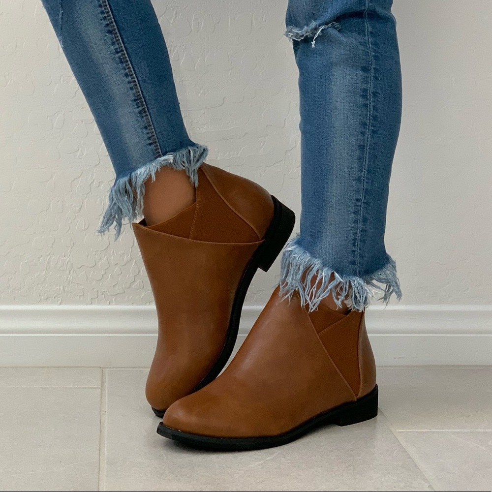 NIB Tan Low Heel Chelsea Ankle Booties - Picture 5 of 7